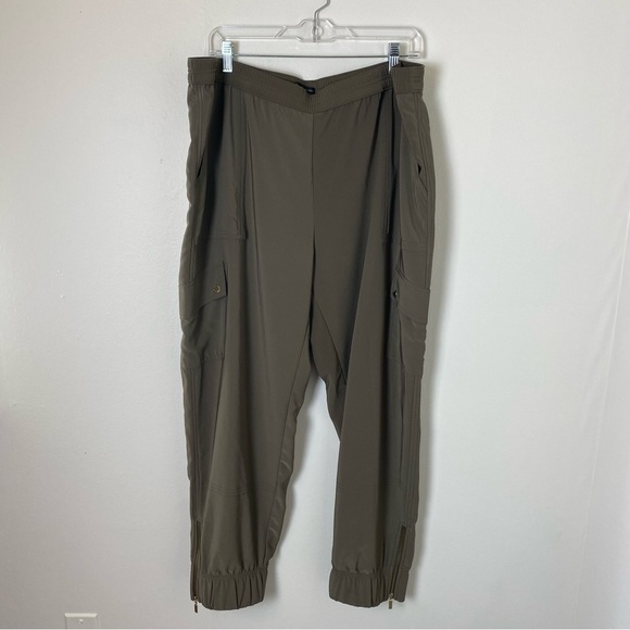 Black Label by Chico’s Green Cargo Zipper Ankle Jogger Pants. Chico’s Size 3 - Picture 2 of 16